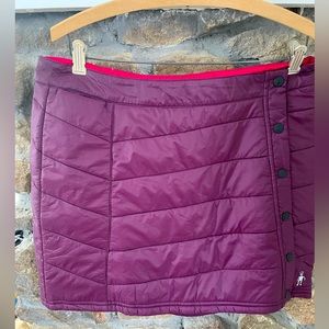Smartwool puffer mini skirt.  Women’s size M. Burgundy